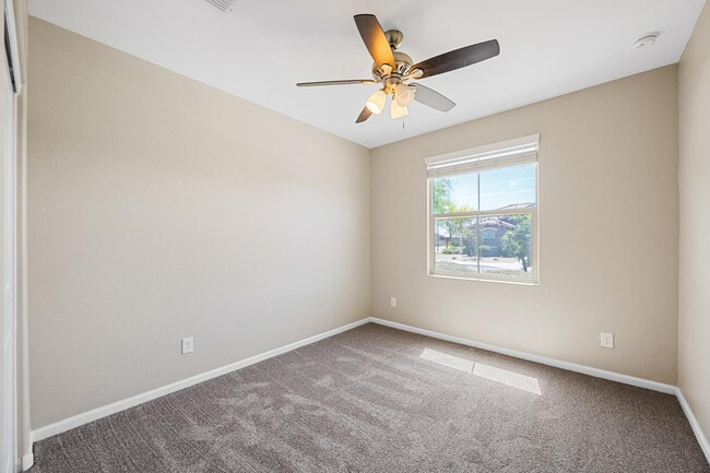 Building Photo - 12406 W Northview Ave