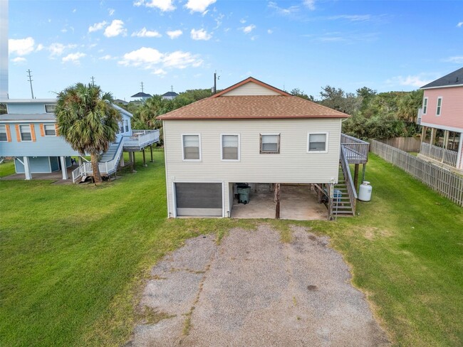 Primary Photo - 3811 Las Palmas St