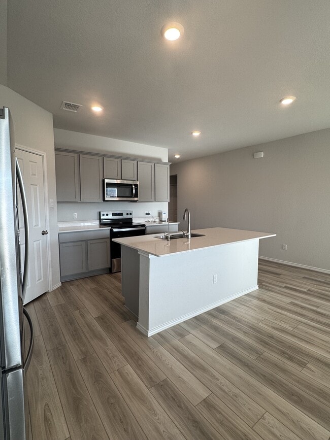 Building Photo - 7108 Gilbert Dr
