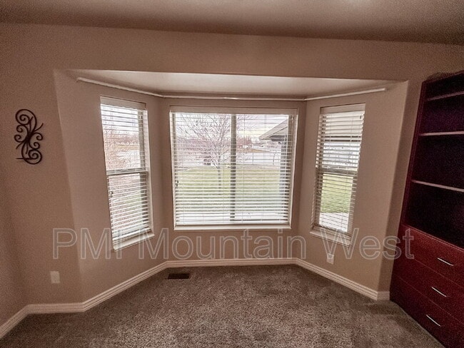 Building Photo - 2241 W 2475 N