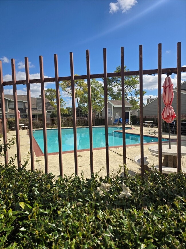 Building Photo - 6347 Cattails Ln