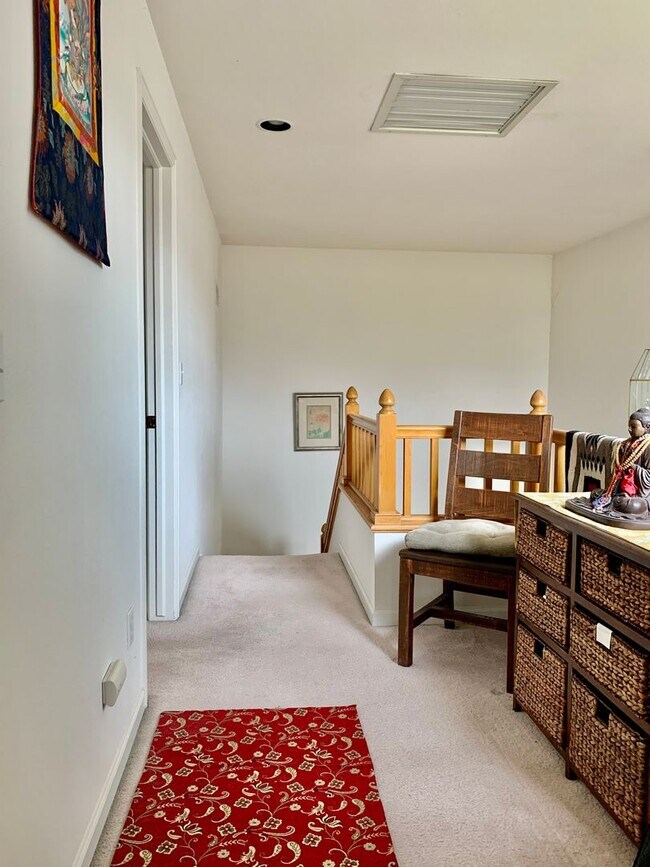 Building Photo - Gorgeous Gunbarrel Home on Cul-de-Sac!