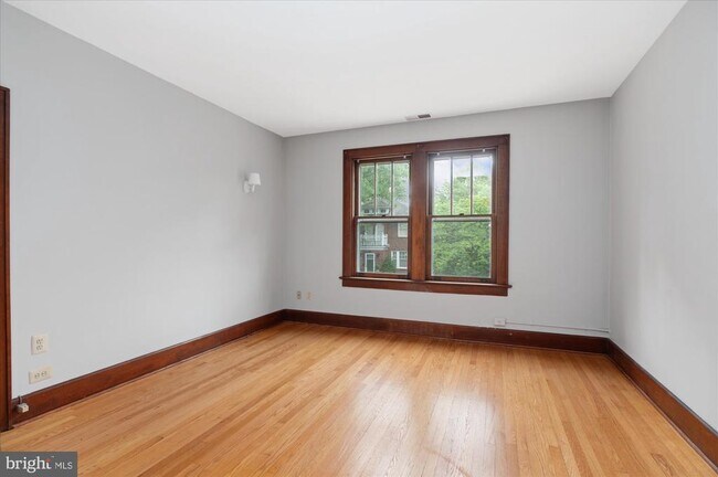 Building Photo - 1431 N Fillmore St