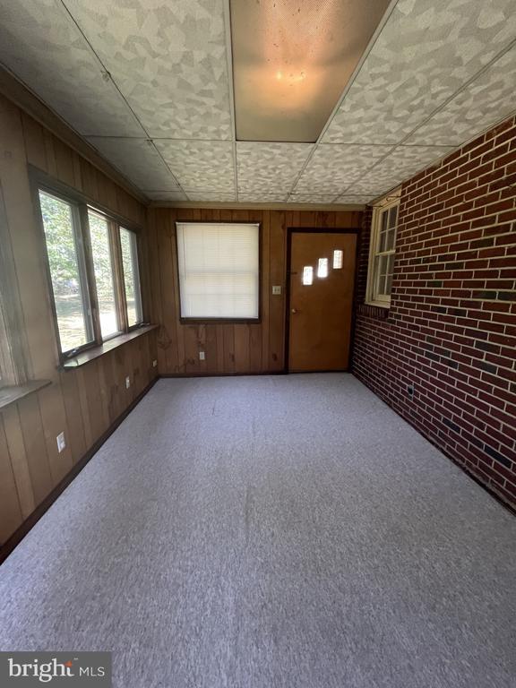 Building Photo - 4906 Hood Dr