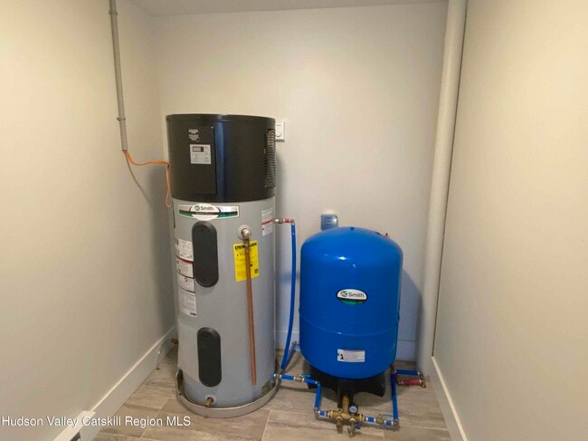 Building Photo - 230 NY-32