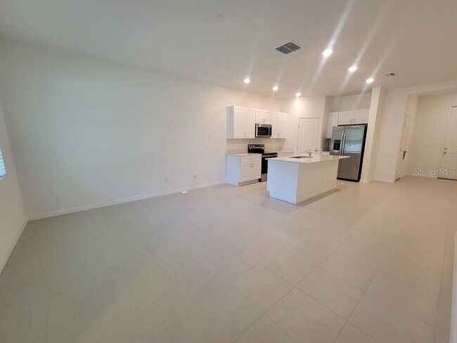 Building Photo - 3328 Lapis Lk Dr