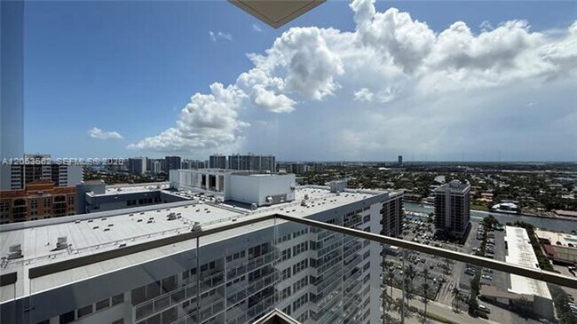 Building Photo - 2000 S Ocean Dr