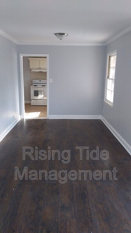 Building Photo - 948 Hickory Dr