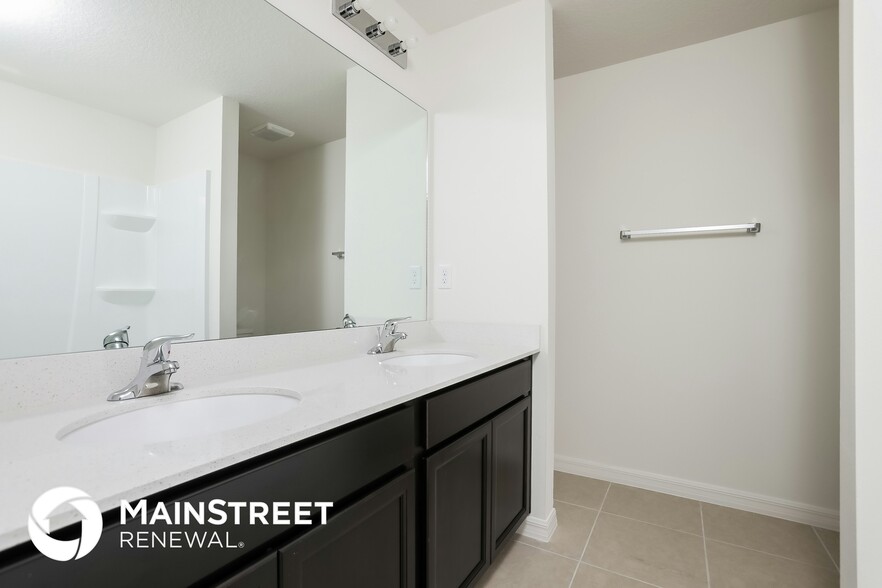 Building Photo - 35693 Rose Moss Ave