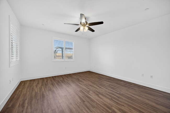 Building Photo - Charming 3-Bedroom Haven in Elk Grove with 2 Full Baths and 1603 Sq Ft of Comfort!