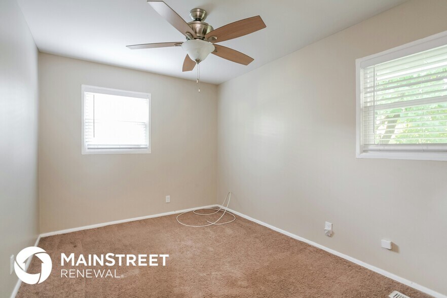 Building Photo - 8605 Catalina Dr