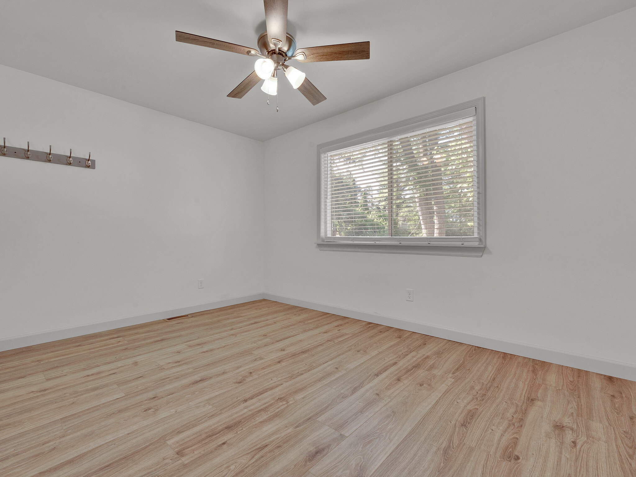 Building Photo - 449 Madrina Ct