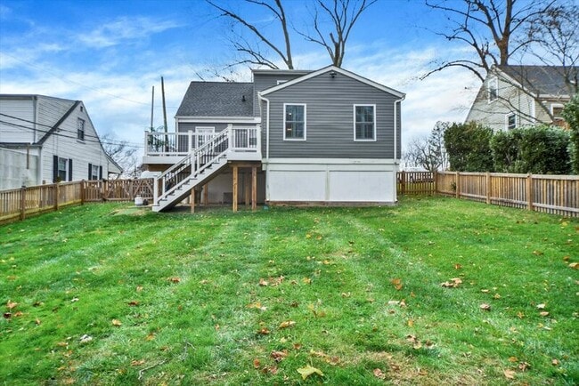 Building Photo - 10523 Howard Ave