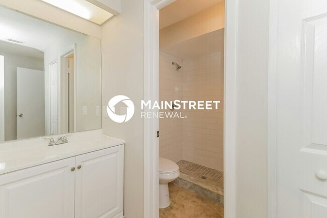 Building Photo - 3 Bedroom Pet-Friendly Home in Tampa, FL with Main Street Renewal