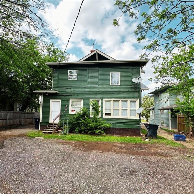 Building Photo - 2224 NW 16th St