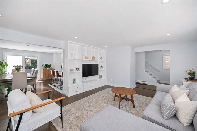 Building Photo - 59 Wyvern St
