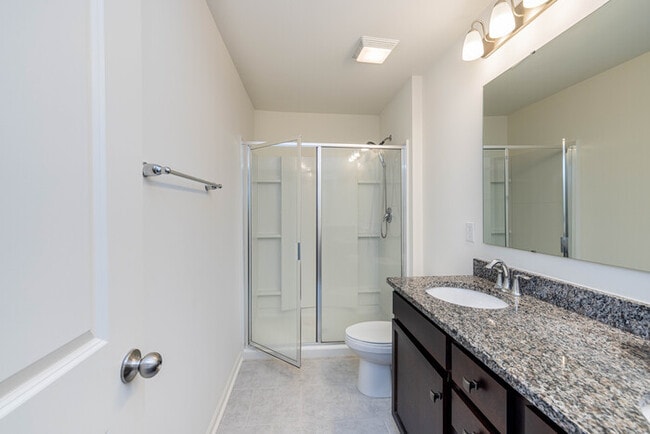 Building Photo - 3 Bedroom Townhome Bonterra Village AVAILA...