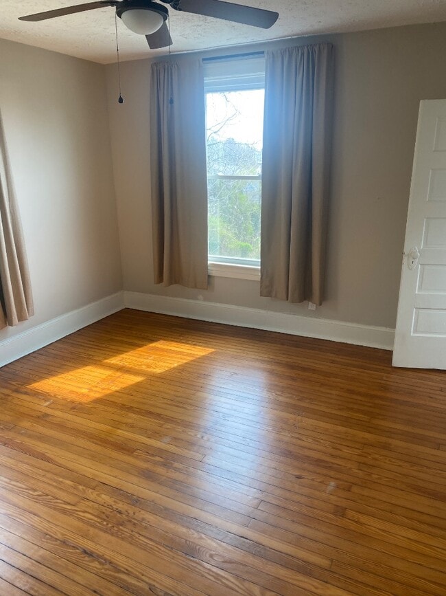 Building Photo - 1610 Bedford Ave