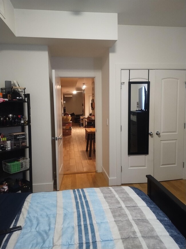 Building Photo - 492 Broadway