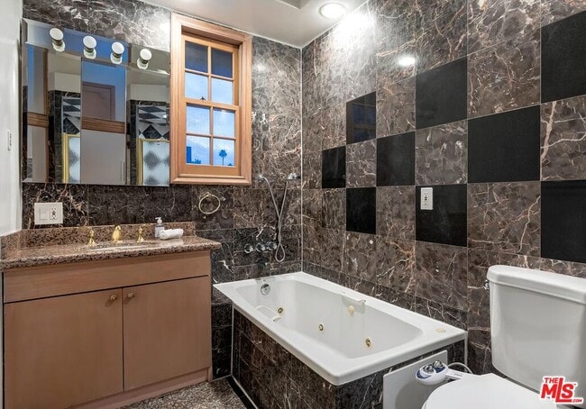 Building Photo - 133 S Swall Dr