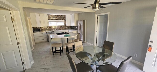 Building Photo - 1643 Railroad St