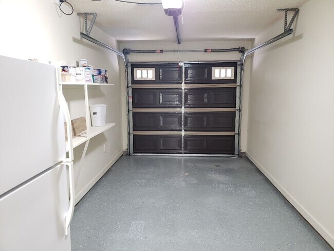 Building Photo - 2512