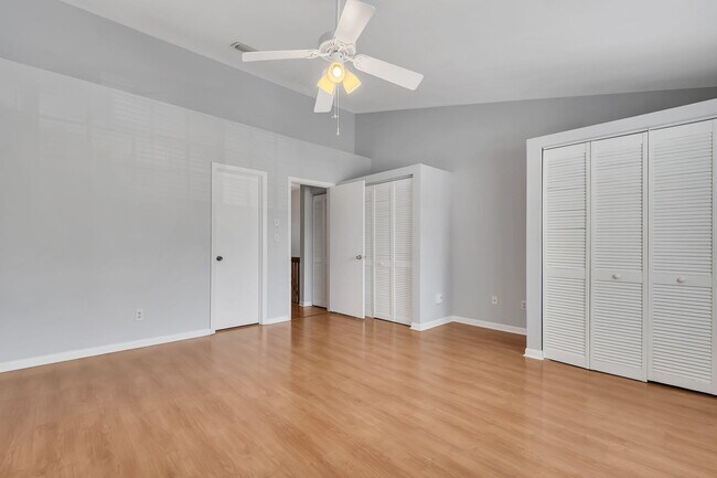 Building Photo - 2856 Belmont Ln