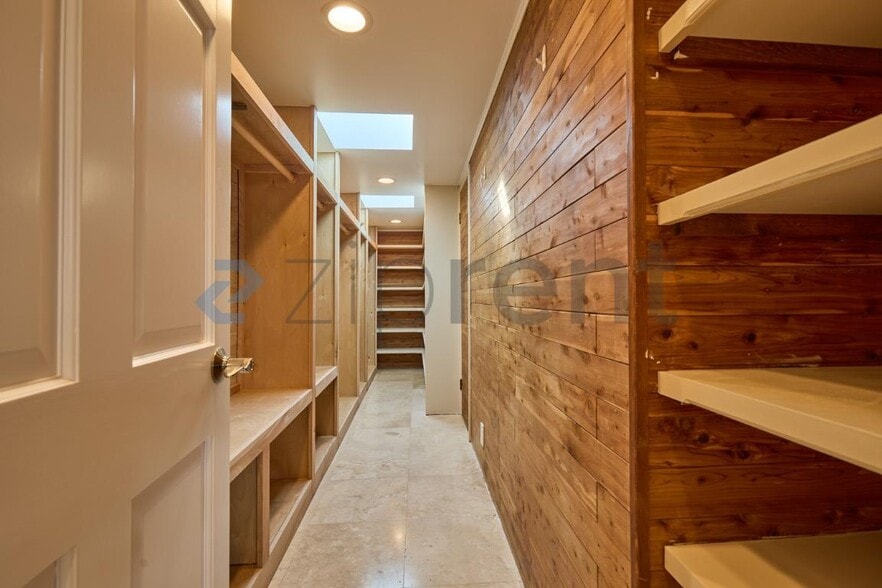 Building Photo - 227 Milford Dr