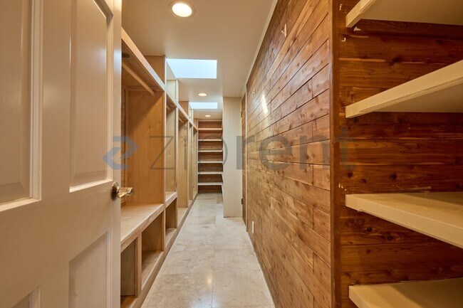 Building Photo - 227 Milford Dr