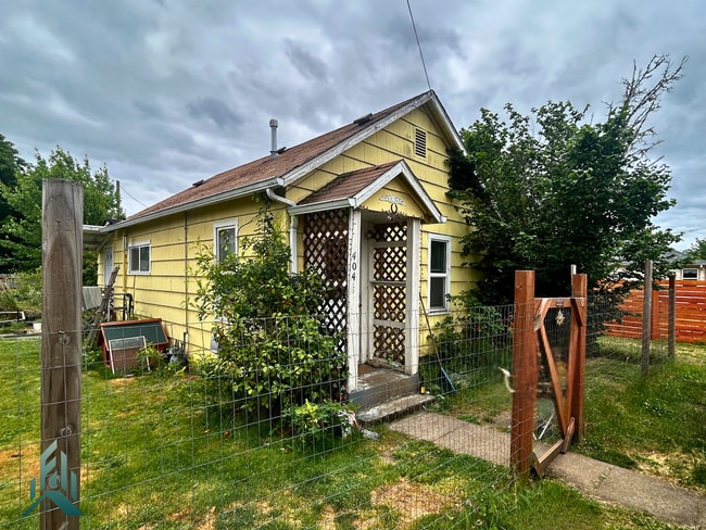 Building Photo - Cozy Single Family Home for Rent