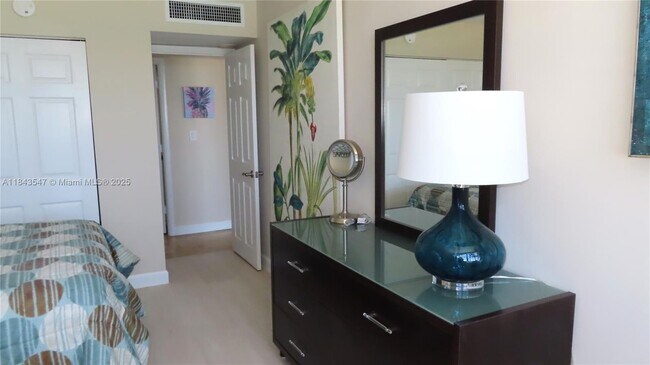 Building Photo - 5701 Collins Ave