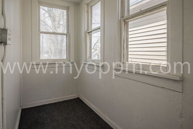Building Photo - 3008 Seward St