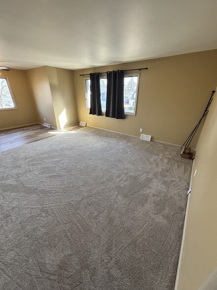 Building Photo - 224 Montana Ave