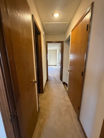 Building Photo - 1011 NW Porter Ct