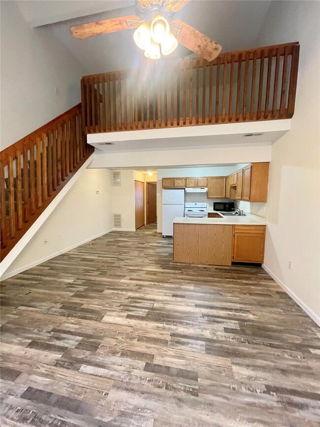 Building Photo - 463 Ponderosa Ave