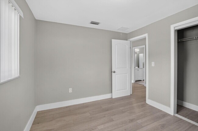 Building Photo - 6281 NW 14th Ct