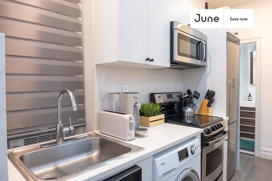 Building Photo - 826 9th Ave