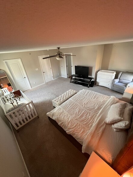 Master Bedroom - 601 Freeman Dr