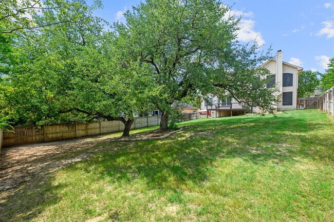 Building Photo - 11905 Lake Stone Dr