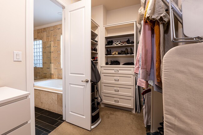 Building Photo - 1409 Indiana St