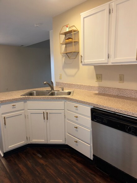 Building Photo - 9904 Worthington Blvd