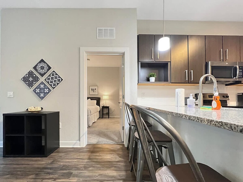 Building Photo - 2615 N Grady Ave