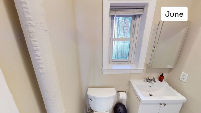 Building Photo - ROOM ONLY in 8-bed/3.5-bath Home