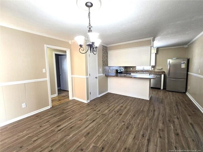 Building Photo - 266 Channing Dr