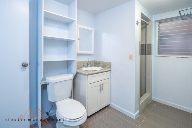 Building Photo - 2569 Peter St