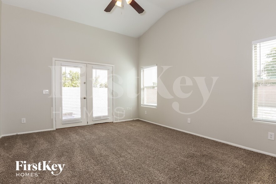 Building Photo - 38173 N Lamar Dr