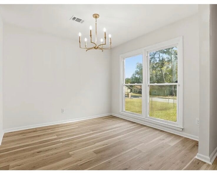 Building Photo - 6215 Parker Dr