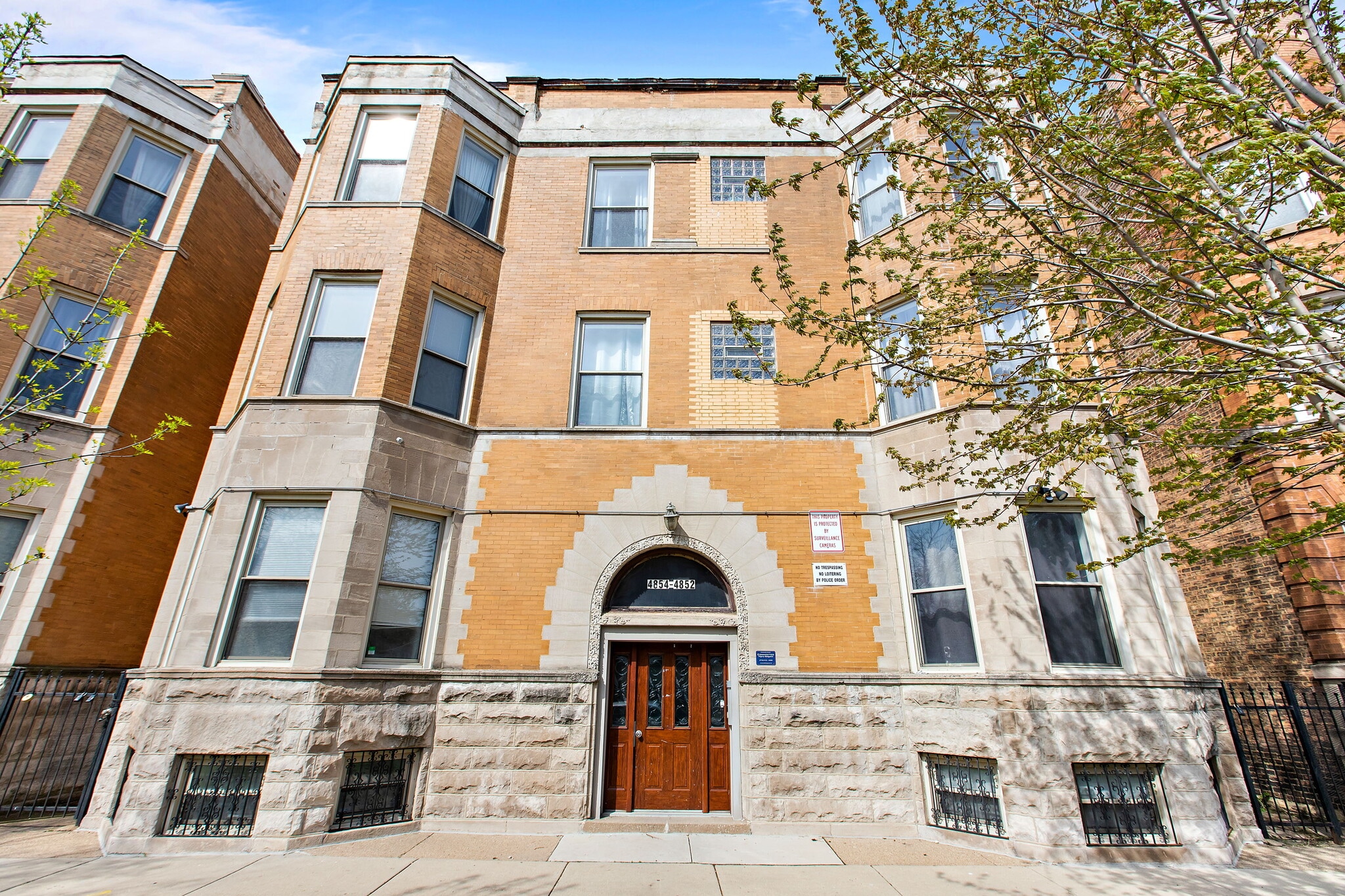 Building Photo - 4852 S Prairie Ave