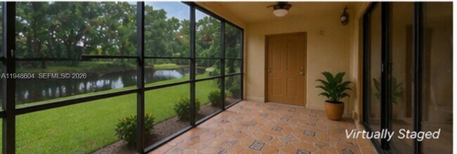 Building Photo - 321 Lakeview Dr