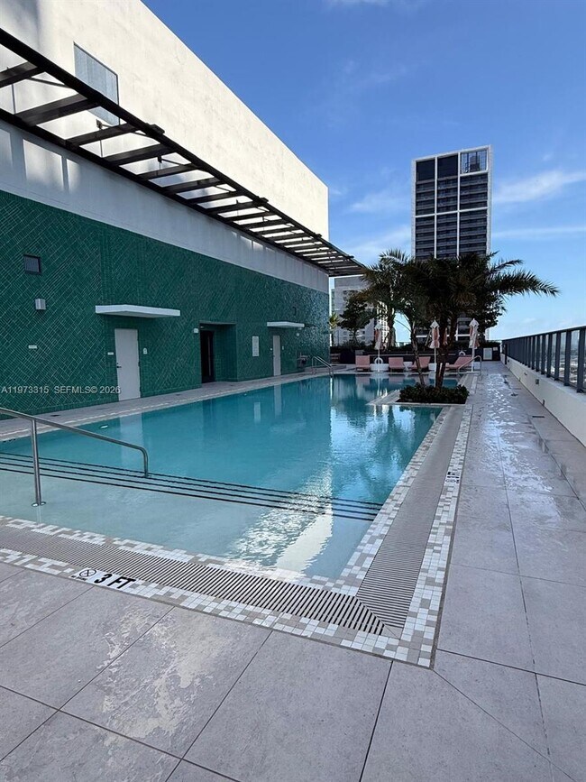 Building Photo - 11 NE 6th St